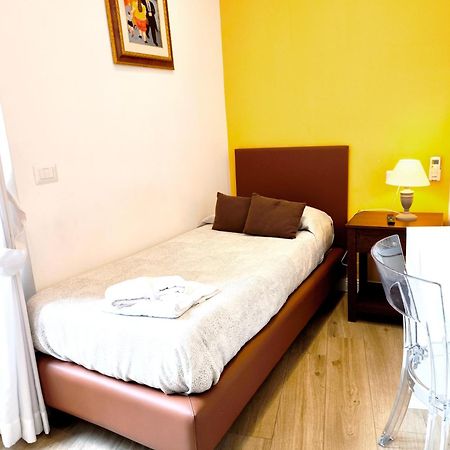 Bed and Breakfast Agora Singola Con Bagno Privato Adiacente Neapel Exterior foto