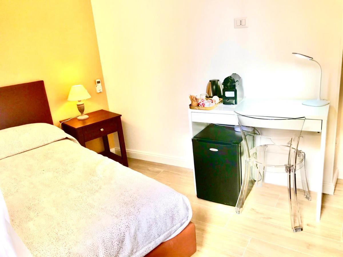 Bed and Breakfast Agora Singola Con Bagno Privato Adiacente Neapel Exterior foto