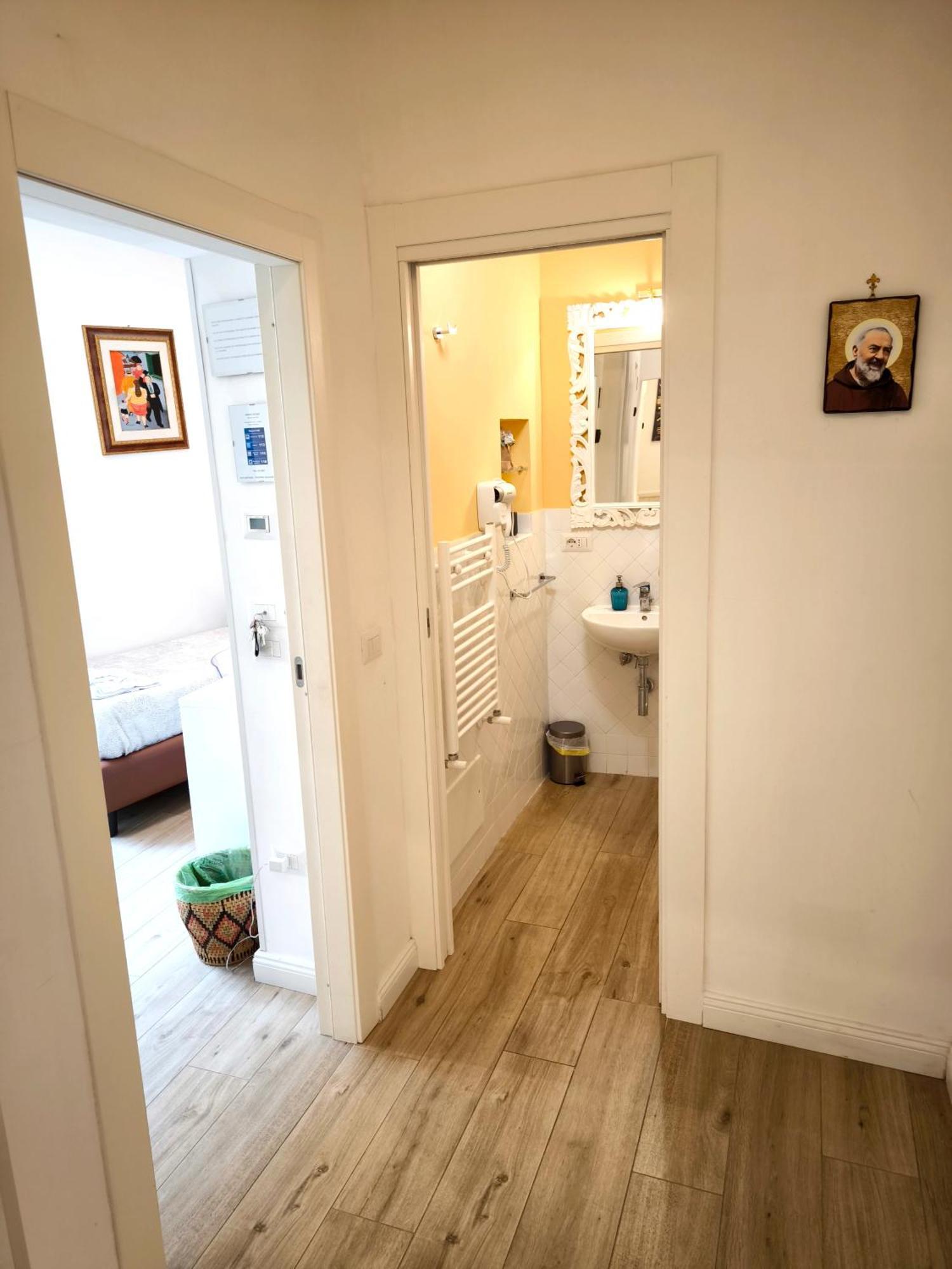 Bed and Breakfast Agora Singola Con Bagno Privato Adiacente Neapel Exterior foto